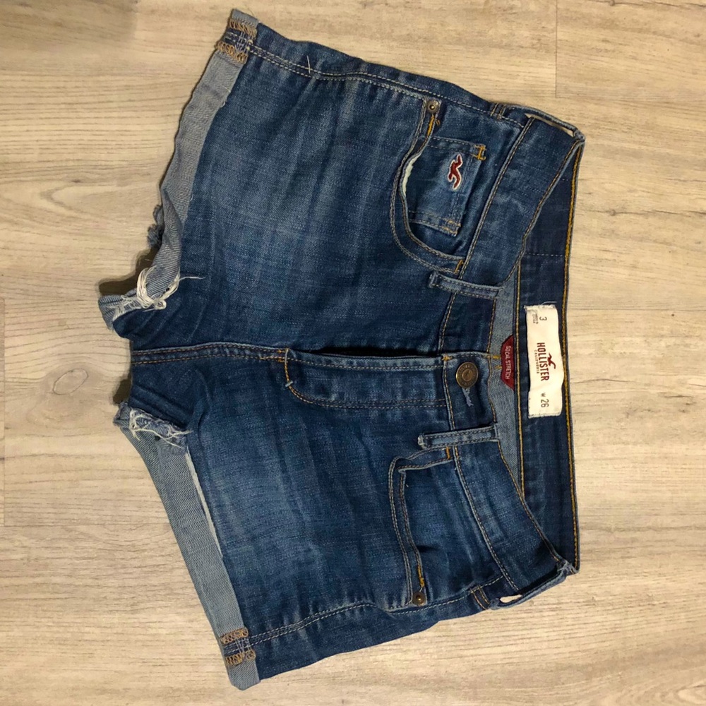 Hollister High Waisted Button-Close Jean Shorts Size 3 / 26